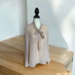Alice and Olivia beige necktie blouse in good condition size Large